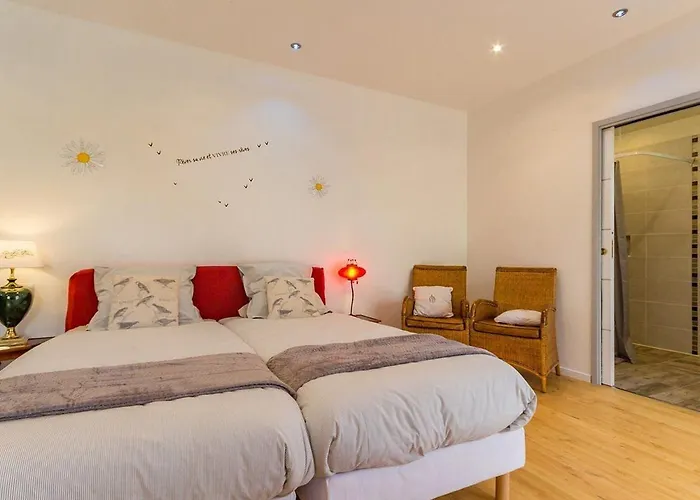 Evasion Marine : Avec Jardin Prive, Terrasse Et Acces Direct Au Canal De Nantes A Brest - Fr-1-306-835 Plessé