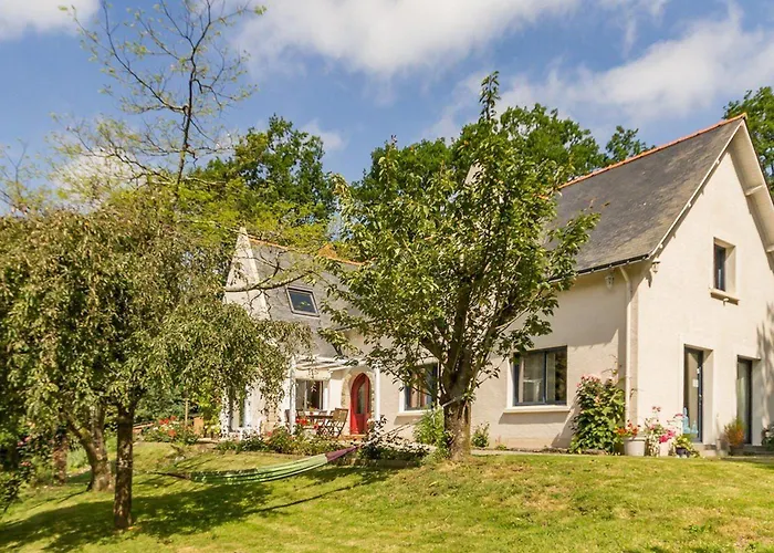 Evasion Marine : Avec Jardin Prive, Terrasse Et Acces Direct Au Canal De Nantes A Brest - Fr-1-306-835 *