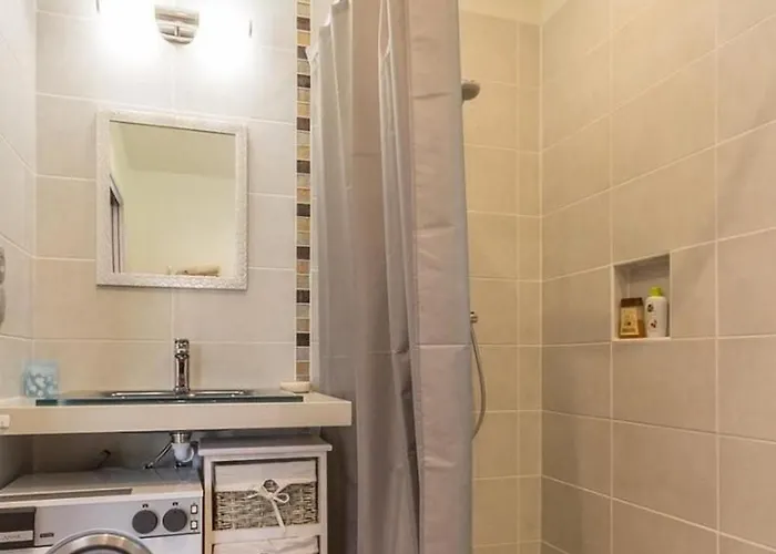 Evasion Marine : Avec Jardin Prive, Terrasse Et Acces Direct Au Canal De Nantes A Brest - Fr-1-306-835